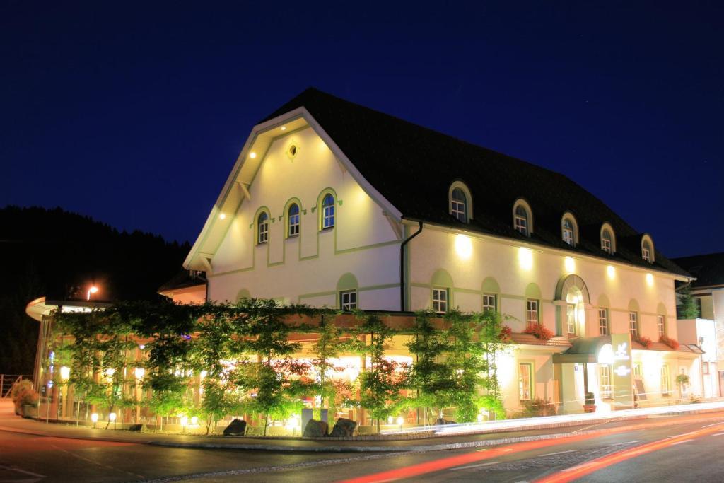 Hotel-Restaurant-Café Krainer Langenwang Exterior foto